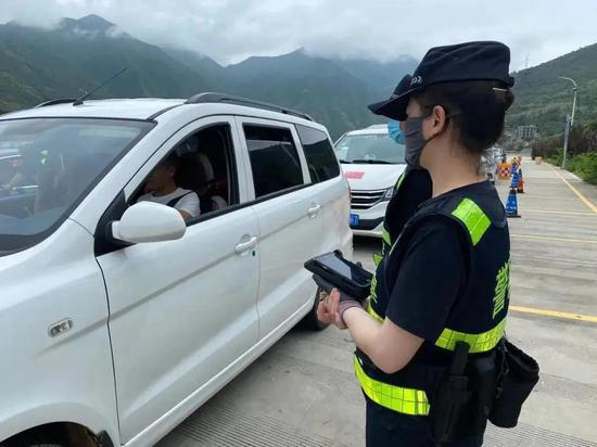 90后缉毒女警花，请战云南乌蒙山！